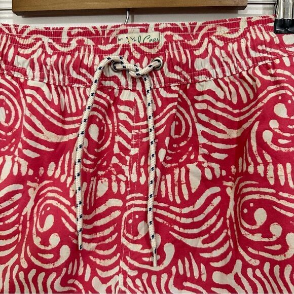 J‎ Crew Men’s Tropical Red White Print Swim Shorts size Medium - Picture 4 of 9
